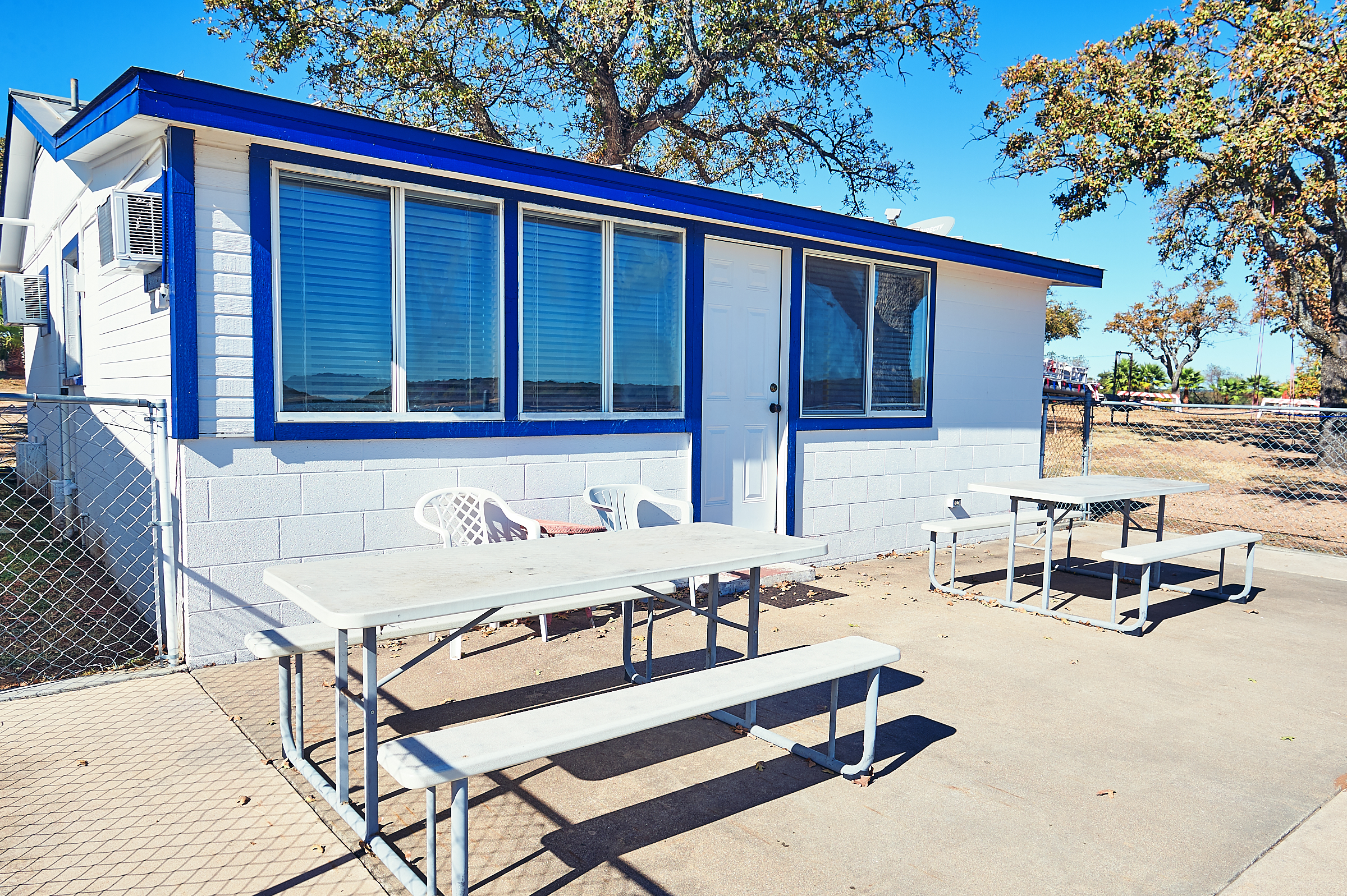 Beachcomber Bluebonnet Cabin Patio Image 1