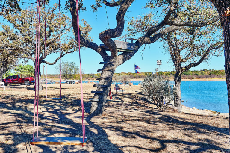 Beachcomber Lakefront Tree Fort